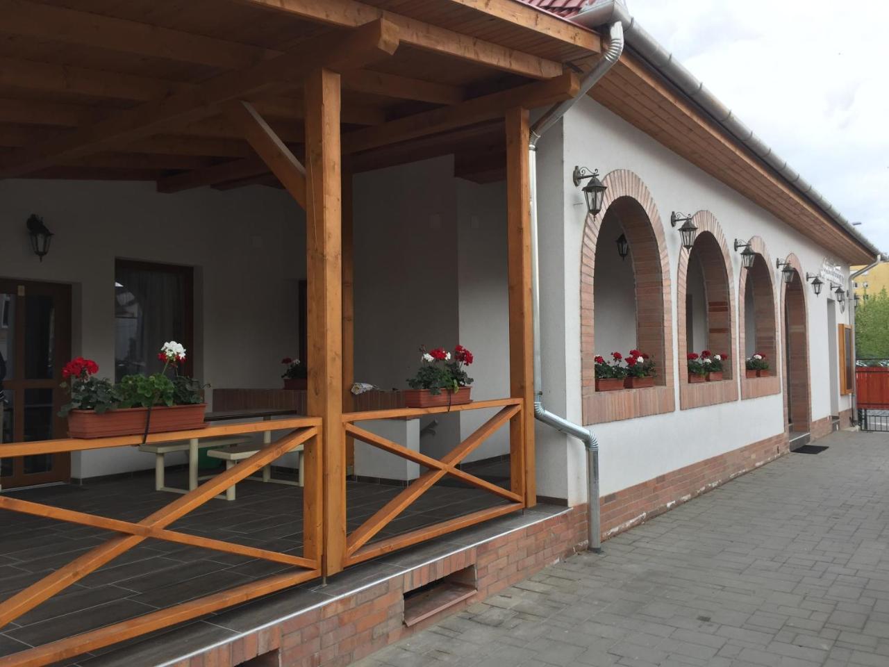 Pizza Tabor Apartman Miskolc Exterior photo